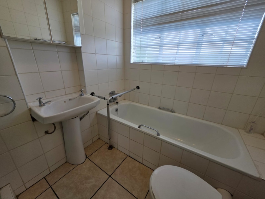 To Let 3 Bedroom Property for Rent in Panorama Free State